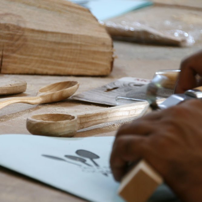 cursos de talla de cucharas en madera